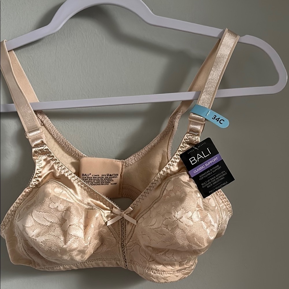 Bali 34C Women's 3372 Cream Lace Bra Wireless Lined no padding silky NWT 3544 GG